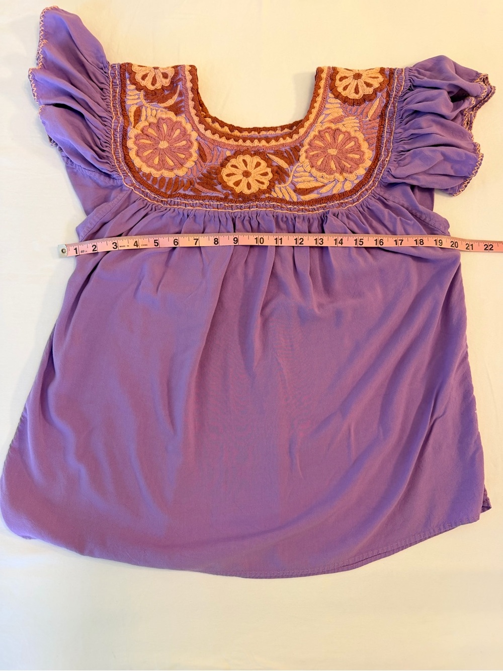 Mexican Lavender Floral Embroidered Flutter Sleeve Top Size M - Picture 9 of 12